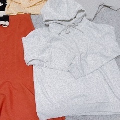 ブランド多めGRLなどレディースパーカーマーメイドスカート6着セット400円の画像