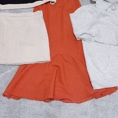 ブランド多めGRLなどレディースパーカーマーメイドスカート6着セット400円の画像