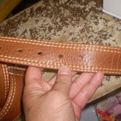 メーカー不明　ベルト　金具入れて長さ1メートル5㎝くらいバックル幅7㎝の画像