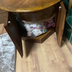 収納つき無垢材センターテーブルの画像