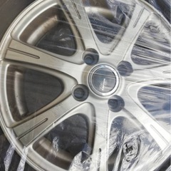 スタッドレスタイヤの画像