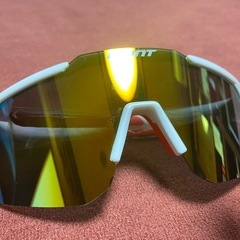 新品サングラス　giant 赤白の画像