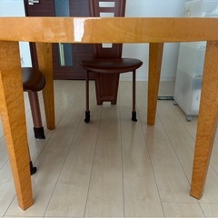 【26日に引き取ってくださる方限定で募集しています】
大塚家具ダイニングテーブルの画像