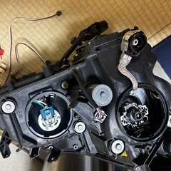 200系マジェスタ　左ヘッドライトの画像