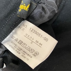 美品👑ブラックスキニーサロペット Sサイズの画像