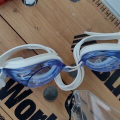 観音寺 子供 女性用 花粉症 目の保護に 子供用小型ゴーグル３個セット 保護メガネ ほぼ新品 作業用 粉塵 紫外線対策の画像