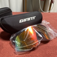 新品未使用　サングラス赤黒　ジャイアントの画像