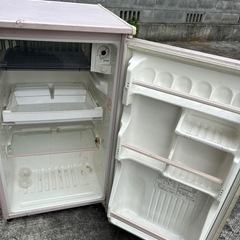 超レトロな冷蔵庫　の画像