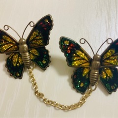 蝶々デザインブローチ（2個）の画像