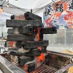 オープニングスタッフ募集　牡蠣小屋のホール、レジ、スタッフ／未経験歓迎！楽しく働けます！勤務時間によりまかないや手当も イオンモールでのお買い物特典有の画像