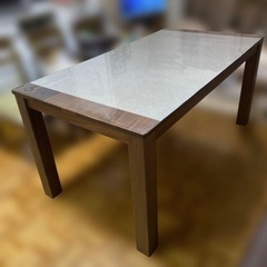 NITORIダイニングテーブルの画像