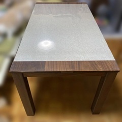 NITORIダイニングテーブルの画像