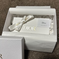 Dior ギフトボックス　ラッピングの画像