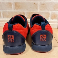 子供用スニーカー19.0cmムースターの画像