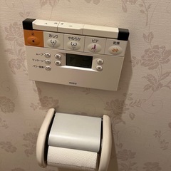 江坂マンション10階　トイレ便座setリモコン有りの画像