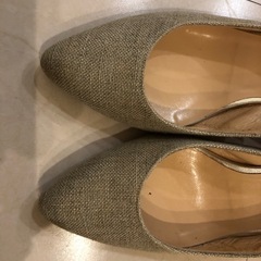 リミテッドエディション　　　バックストラップパンプスの画像