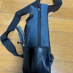 ダークグレー ショルダーバッグの画像