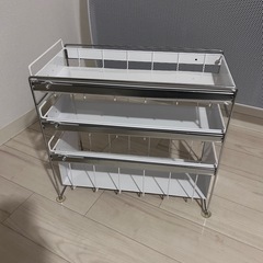 スチールラックの画像