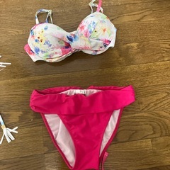 ビキニ4点の画像