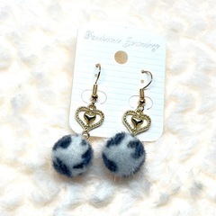 ハンドメイドピアスの画像