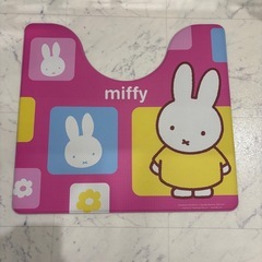 トイレマット　２枚で
の画像