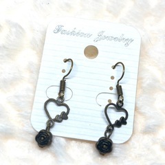 ハンドメイドピアスの画像