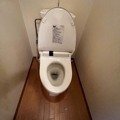 松原市マンション13階　トイレ便座set壁リモコン次の画像