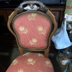 アンティークダイニングテーブルと椅子4脚の画像