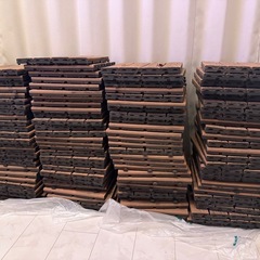 ウッドタイル　　　タイルの画像