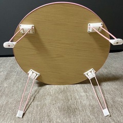 折りたたみラウンドテーブルの画像