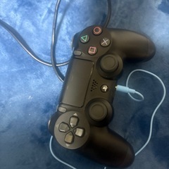 ps4 黒　コントローラー付きの画像