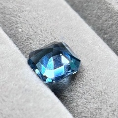 【ロンドンブルートパーズ 1.75ct】深いブルーが魅力のルースの画像