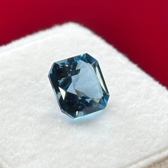 【ロンドンブルートパーズ 1.75ct】深いブルーが魅力のルースの画像