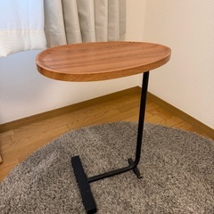 サイドテーブルの画像