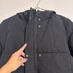 【お取引中】GUダウンジャケット Mサイズ ブラック メンズの画像