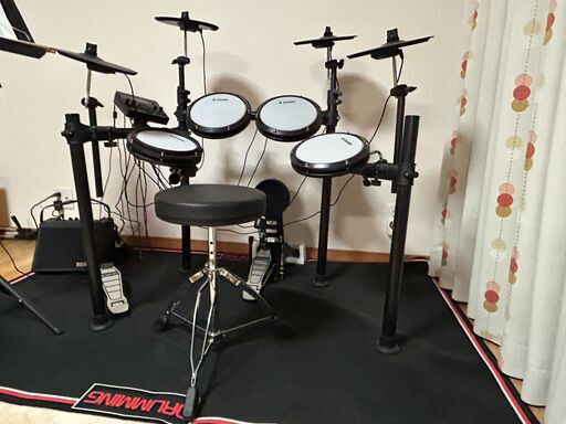 電子ドラムセット Donner DED-200、アンプDonner DDA-20、椅子、ドラムマット、譜面台のセット