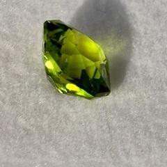 透明感ある美しいペリドット 2.15ct（8月誕生石）の画像