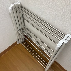 折り畳み式物干しスタンド  コンパクト収納　
伸縮　便利　の画像