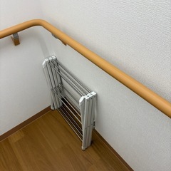 折り畳み式物干しスタンド  コンパクト収納　
伸縮　便利　の画像
