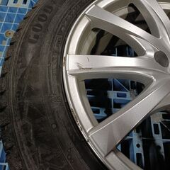 215/60R17 スタッドレスタイヤ アルミホイール 4本セット エスティマ　トヨタ平面座ナット　アイスナビ8の画像