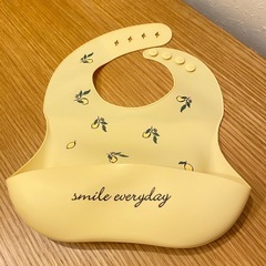 子供食器　　食事エプロンの画像