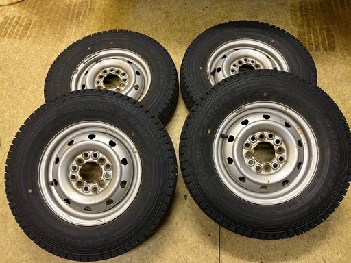 スタッドレス　軽トラ　4本　9分山