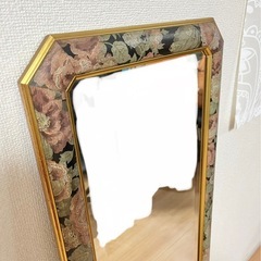 壁掛けミラーの画像