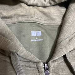 UNIQLO パーカーの画像