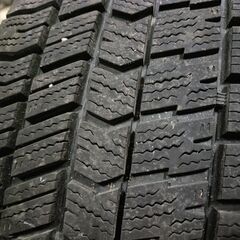 215/60R17 スタッドレスタイヤ アルミホイール 4本セット エスティマ　トヨタ平面座ナット　アイスナビ8の画像