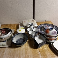食器、皿の画像
