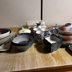 食器、皿の画像
