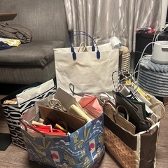 ブランド紙袋まとめ売り、リファシャワーヘッド箱の画像