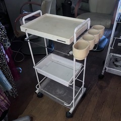 【美容室✨用品】美容室用のキャスター付き多目的カートの画像