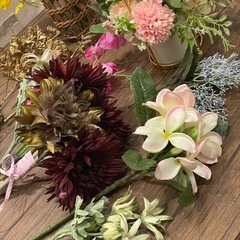 造花まとめ売り 花瓶 ポット付きの画像